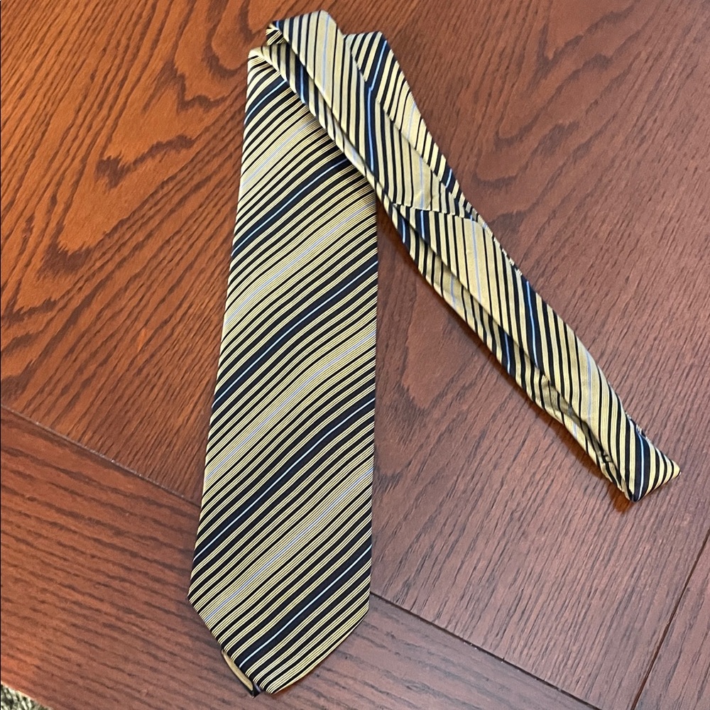 Vintage Gianni Viera Italian 100% Silk Gold and Black Striped Tie